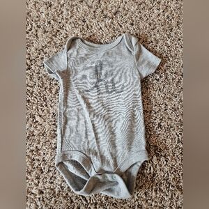 Gray Baby Onesie with 'Hi' Print